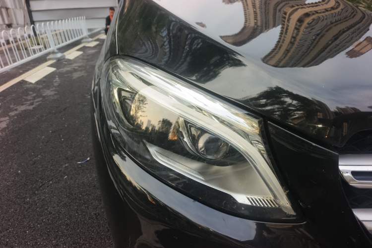 Used Mercedes-Benz GLE 2018 GLE 320 4MATIC Dynamic Edition Collector's Edition Right Front Headlight