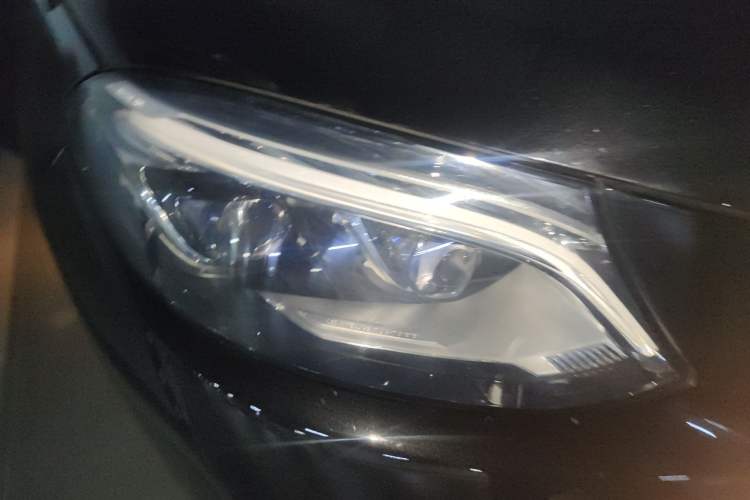 Used Mercedes-Benz GLE 2018 GLE 400 4MATIC Exclusive Edition Right Front Headlight