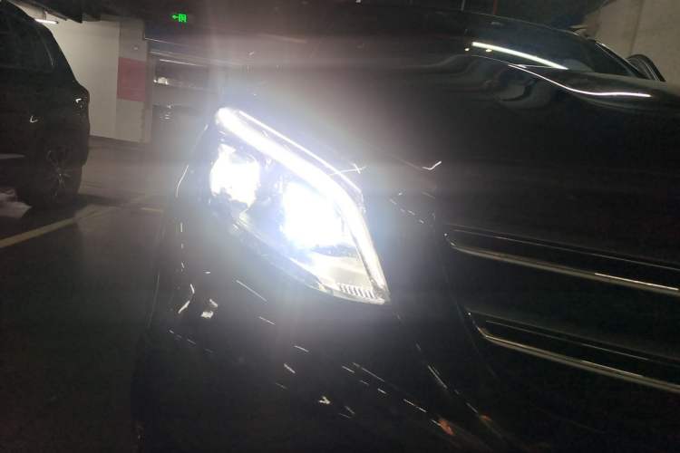 Used Mercedes-Benz GLE 2018 GLE 320 4MATIC Dynamic Edition Collector's Edition Right Front Headlight