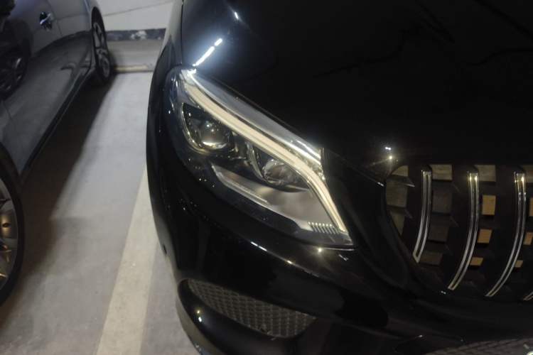 Used Mercedes-Benz GLE 2018 GLE 320 4MATIC Dynamic Edition Collector's Edition Right Front Headlight