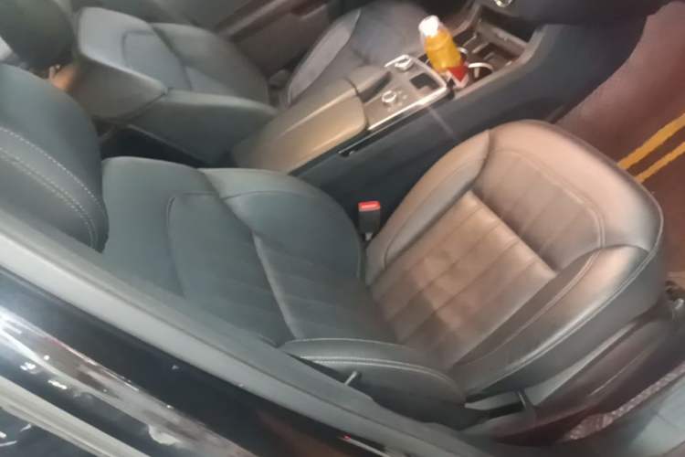 Used Mercedes-Benz GLE 2018 GLE 320 4MATIC Dynamic Edition Collector's Edition Right Front Seat