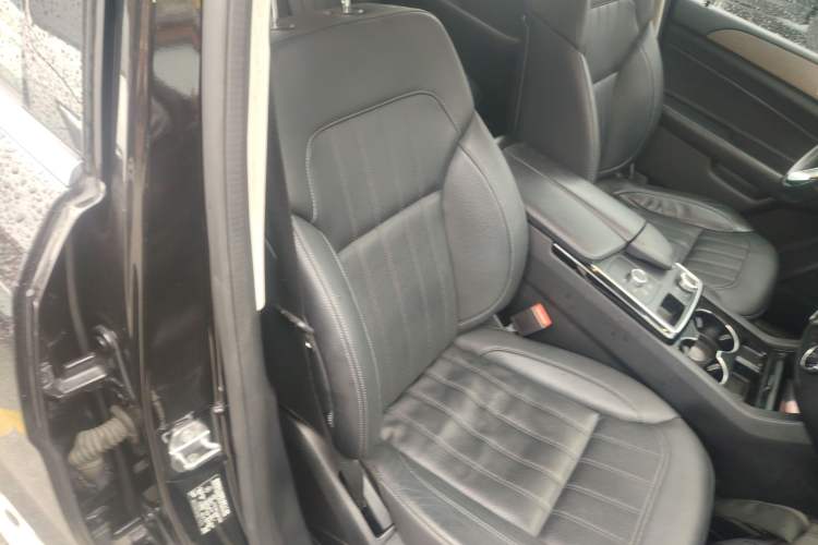 Used Mercedes-Benz GLE 2018 GLE 320 4MATIC Dynamic Edition Collector's Edition Right Front Seat