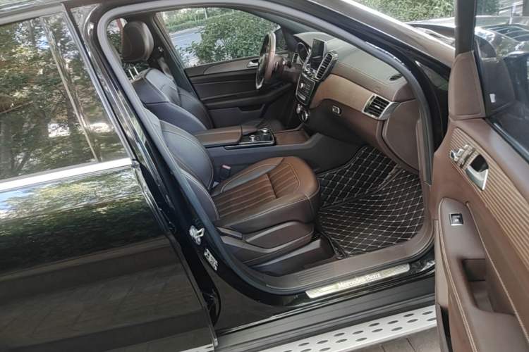 Used Mercedes-Benz GLE 2018 GLE 320 4MATIC Dynamic Edition Collector's Edition Right Front Seat
