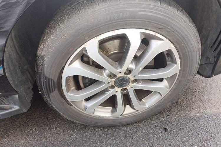 Used Mercedes-Benz GLE 2018 GLE 320 4MATIC Dynamic Edition Collector's Edition Right Front Wheel Hub