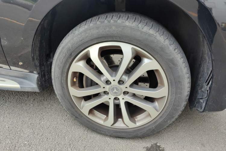 Used Mercedes-Benz GLE 2018 GLE 320 4MATIC Dynamic Edition Collector's Edition Right Front Wheel Hub