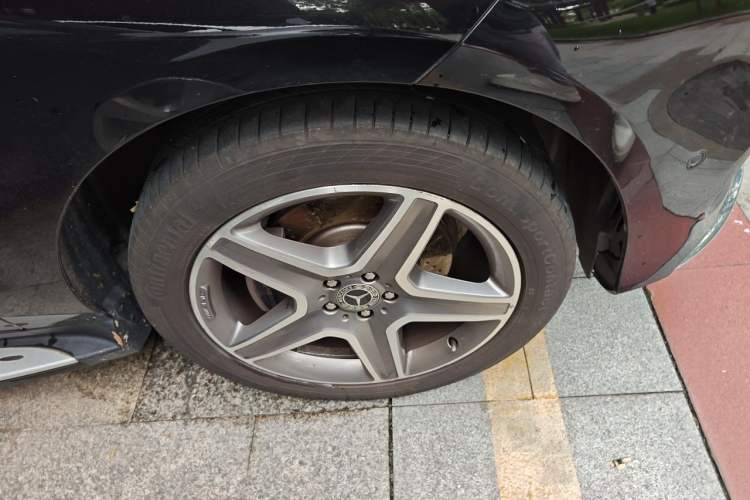 Used Mercedes-Benz GLE 2018 GLE 400 4MATIC Exclusive Edition Right Front Wheel Hub
