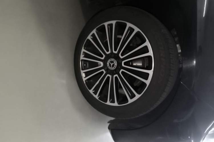 Used Mercedes-Benz GLE 2018 GLE 400 4MATIC Exclusive Edition Right Front Wheel Hub