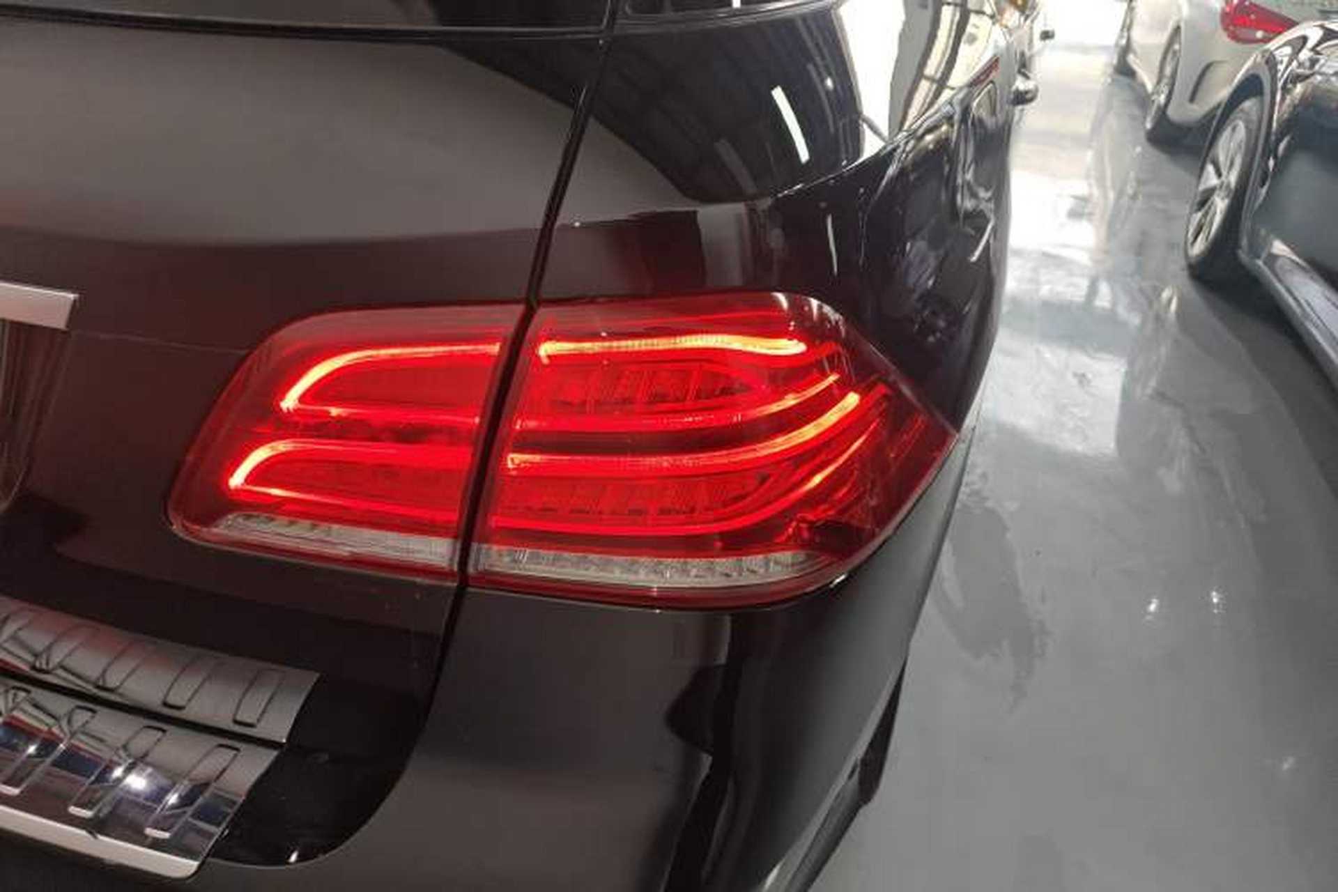 Used Mercedes-Benz GLE 2018 GLE 400 4MATIC Exclusive Edition Right Rear Taillight