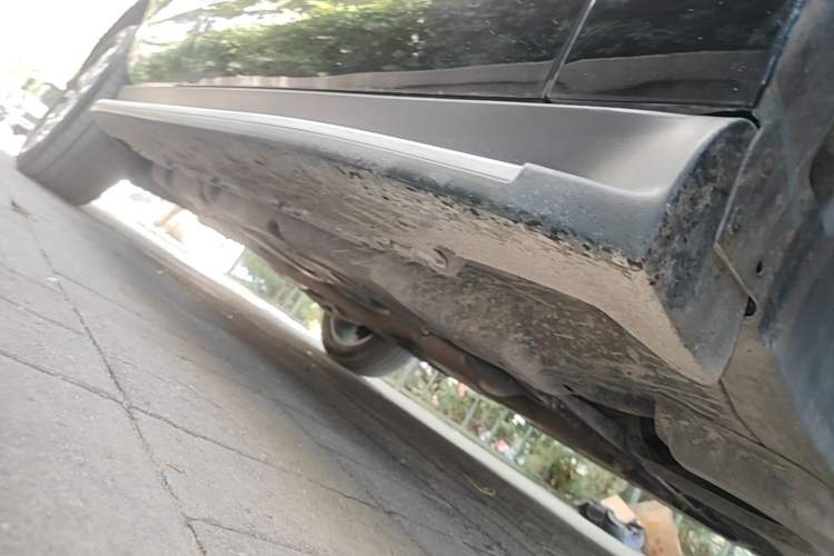 Used Mercedes-Benz GLE 2018 GLE 320 4MATIC Dynamic Edition Collector's Edition Right Side Sill