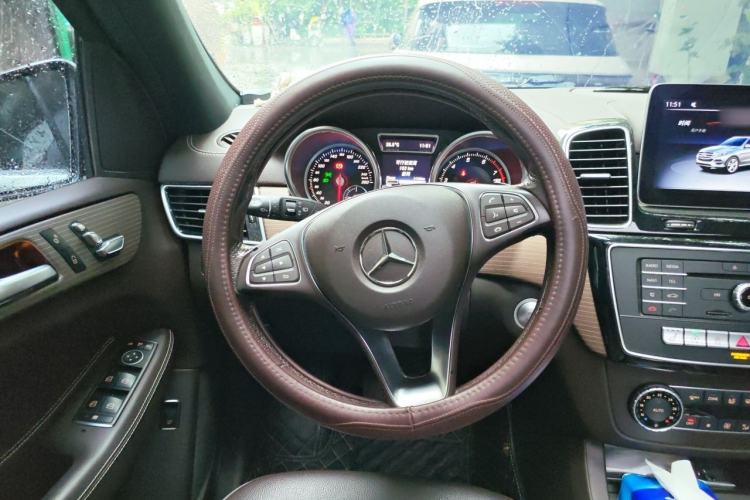Used Mercedes-Benz GLE 2018 GLE 320 4MATIC Dynamic Edition Collector's Edition Steering Wheel