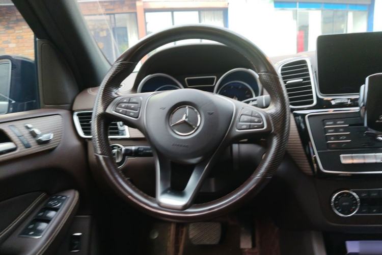 Used Mercedes-Benz GLE 2018 GLE 320 4MATIC Dynamic Edition Collector's Edition Steering Wheel