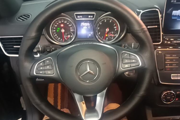 Used Mercedes-Benz GLE 2018 GLE 320 4MATIC Dynamic Edition Collector's Edition Steering Wheel