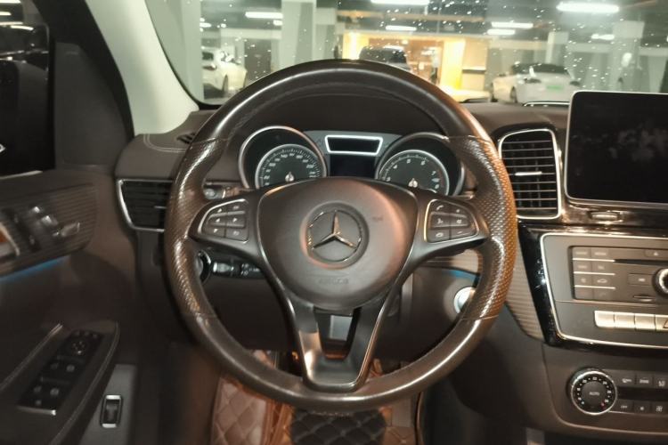 Used Mercedes-Benz GLE 2018 GLE 320 4MATIC Dynamic Edition Collector's Edition Steering Wheel