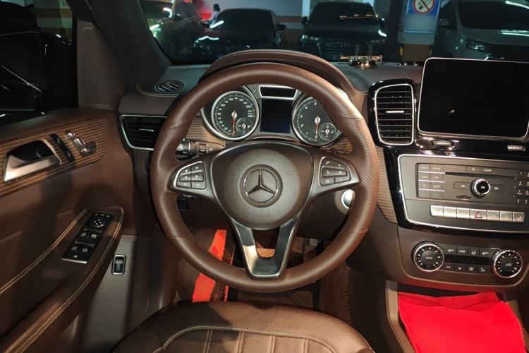 Used Mercedes-Benz GLE 2018 GLE 320 4MATIC Dynamic Edition Collector's Edition Steering Wheel