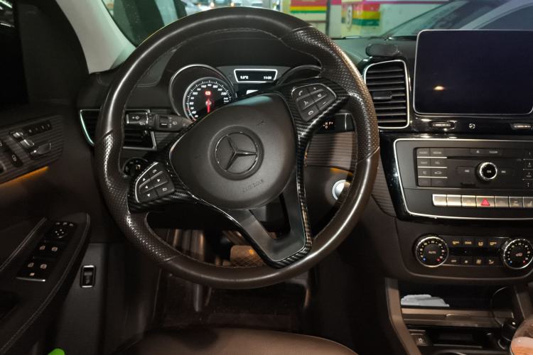 Used Mercedes-Benz GLE 2018 GLE 400 4MATIC Exclusive Edition Steering Wheel