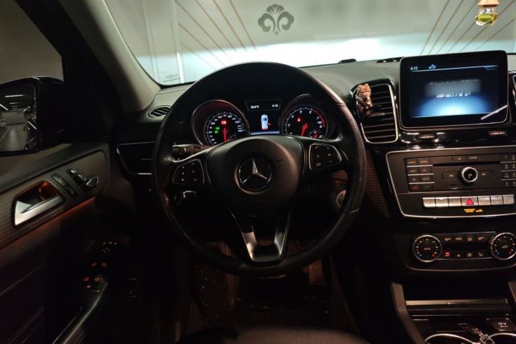 Used Mercedes-Benz GLE 2018 GLE 320 4MATIC Dynamic Edition Collector's Edition Steering Wheel