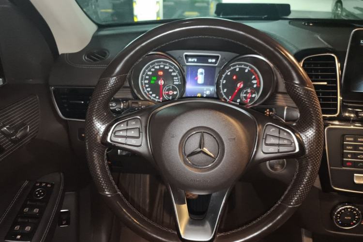 Used Mercedes-Benz GLE 2018 GLE 320 4MATIC Dynamic Edition Collector's Edition Steering Wheel