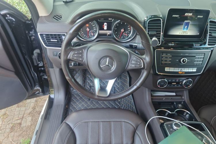 Used Mercedes-Benz GLE 2018 GLE 320 4MATIC Luxury Collection Edition Steering Wheel