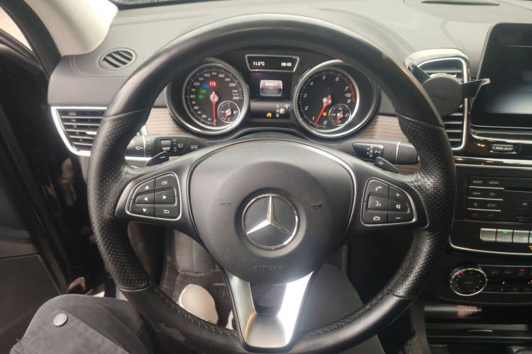 Used Mercedes-Benz GLE 2018 GLE 320 4MATIC Dynamic Edition Collector's Edition Steering Wheel
