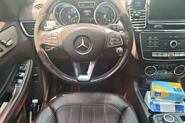 Used Mercedes-Benz GLE 2018 GLE 320 4MATIC Dynamic Edition Collector's Edition Steering Wheel