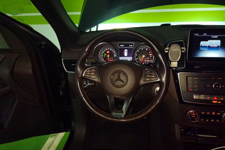 Used Mercedes-Benz GLE 2018 GLE 320 4MATIC Dynamic Edition Collector's Edition Steering Wheel