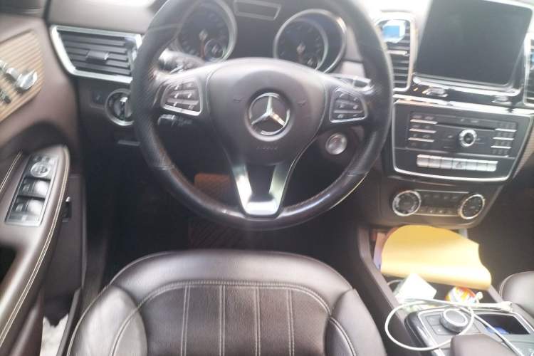 Used Mercedes-Benz GLE 2018 GLE 320 4MATIC Dynamic Edition Collector's Edition Steering Wheel