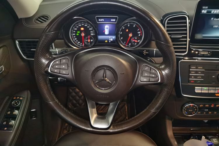 Used Mercedes-Benz GLE 2018 GLE 320 4MATIC Dynamic Edition Collector's Edition Steering Wheel