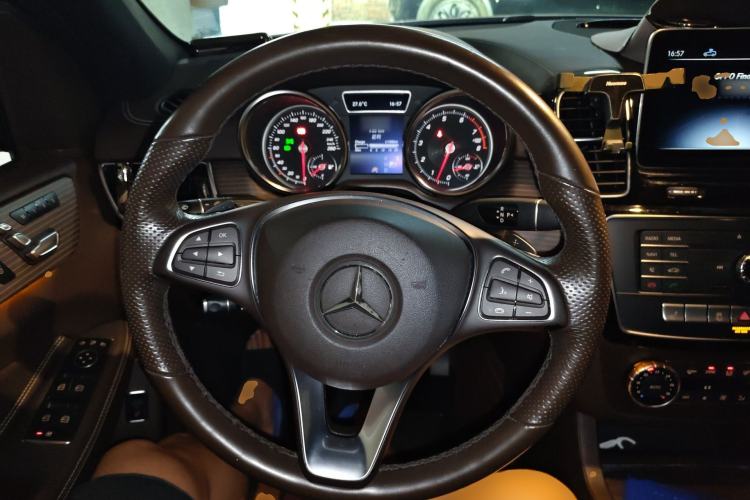 Used Mercedes-Benz GLE 2018 GLE 400 4MATIC Exclusive Edition Steering Wheel