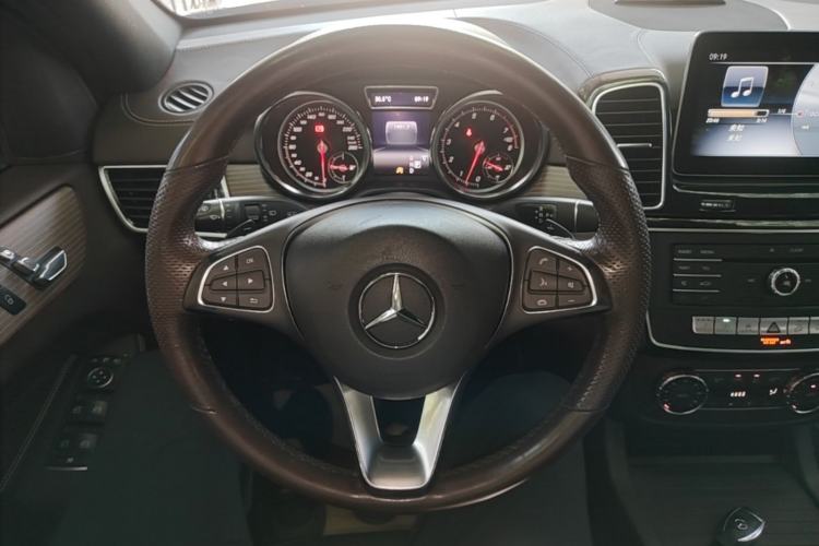 Used Mercedes-Benz GLE 2018 GLE 320 4MATIC Dynamic Edition Collector's Edition Steering Wheel