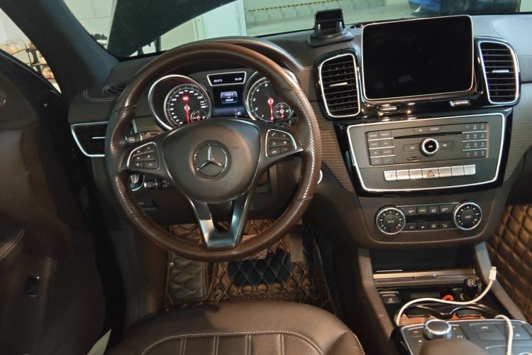Used Mercedes-Benz GLE 2018 GLE 400 4MATIC Exclusive Edition Steering Wheel