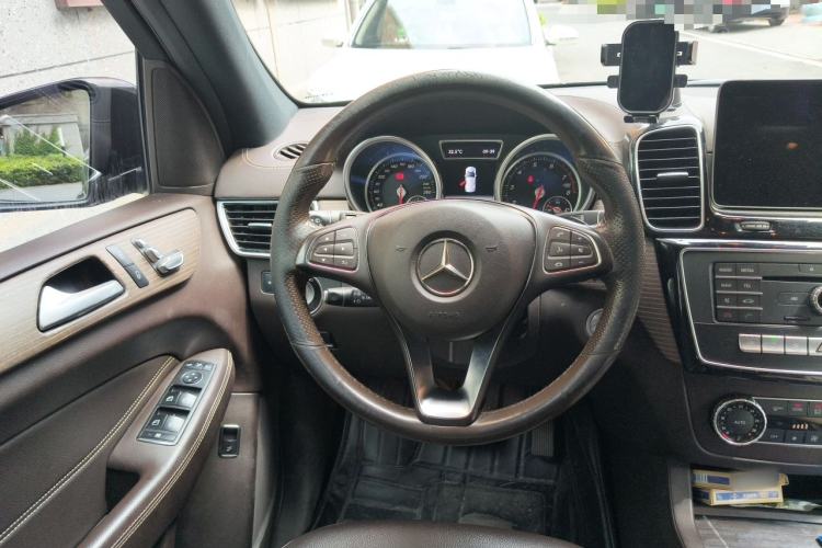 Used Mercedes-Benz GLE 2018 GLE 320 4MATIC Dynamic Edition Collector's Edition Steering Wheel