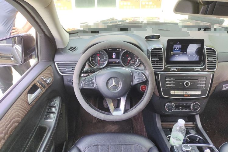 Used Mercedes-Benz GLE 2018 GLE 320 4MATIC Luxury Collection Edition Steering Wheel