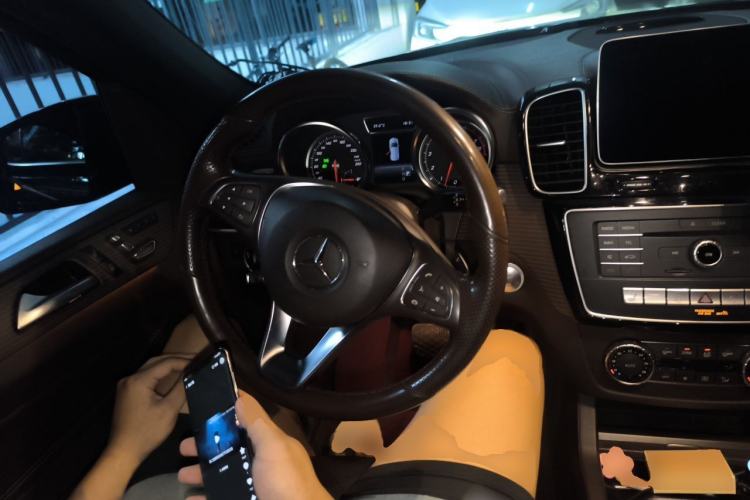 Used Mercedes-Benz GLE 2018 GLE 400 4MATIC Exclusive Edition Steering Wheel