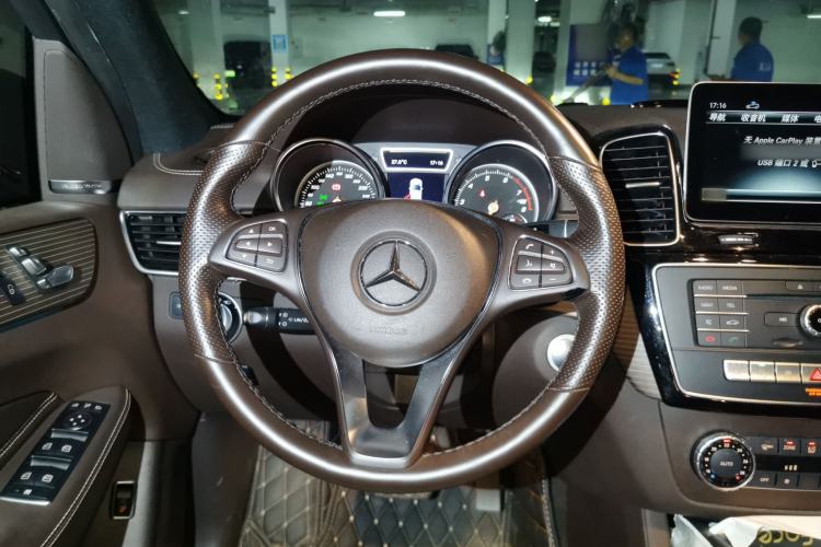 Used Mercedes-Benz GLE 2018 GLE 320 4MATIC Dynamic Edition Collector's Edition Steering Wheel
