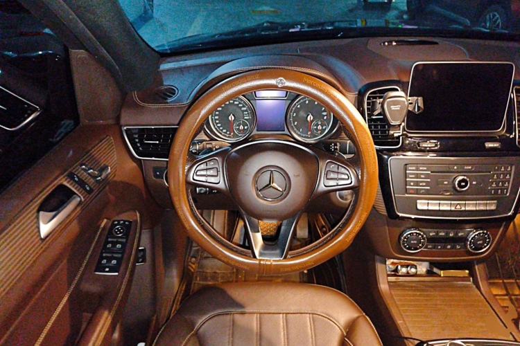 Used Mercedes-Benz GLE 2018 GLE 320 4MATIC Dynamic Edition Collector's Edition Steering Wheel