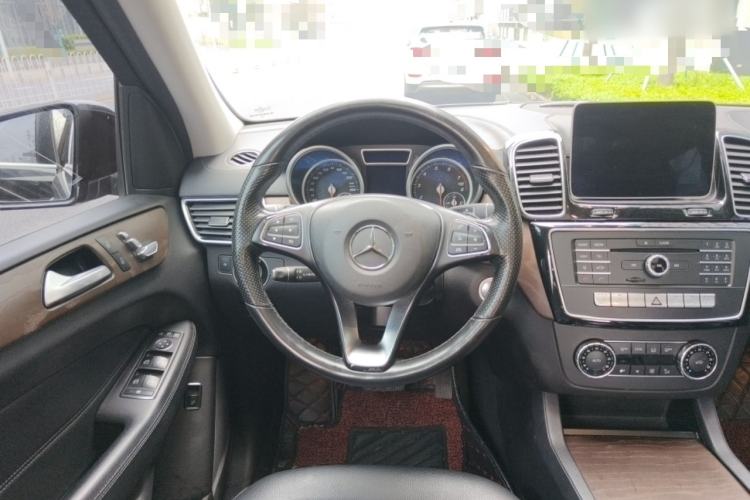 Used Mercedes-Benz GLE 2018 GLE 320 4MATIC Luxury Collection Edition Steering Wheel