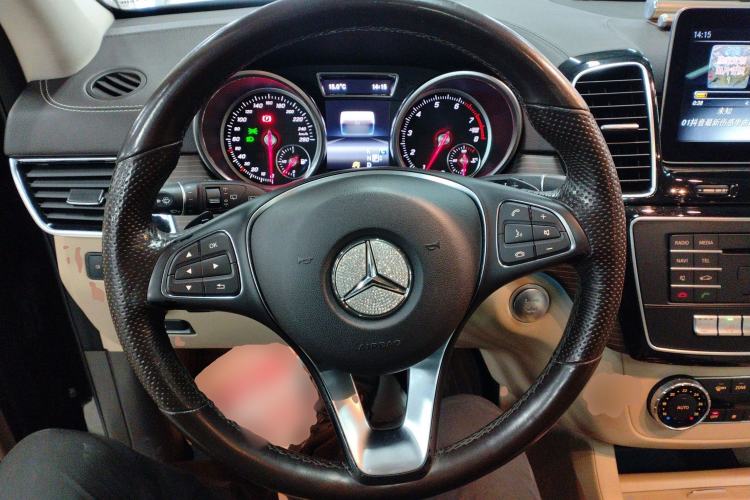 Used Mercedes-Benz GLE 2018 GLE 320 4MATIC Dynamic Edition Collector's Edition Steering Wheel