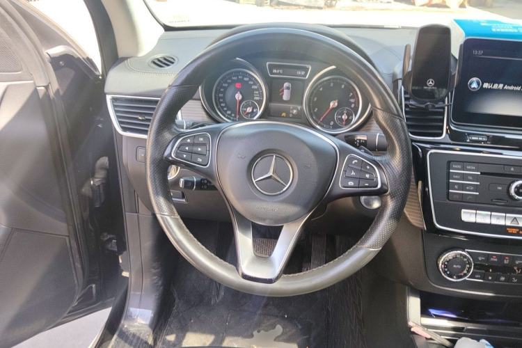 Used Mercedes-Benz GLE 2018 GLE 320 4MATIC Dynamic Edition Collector's Edition Steering Wheel