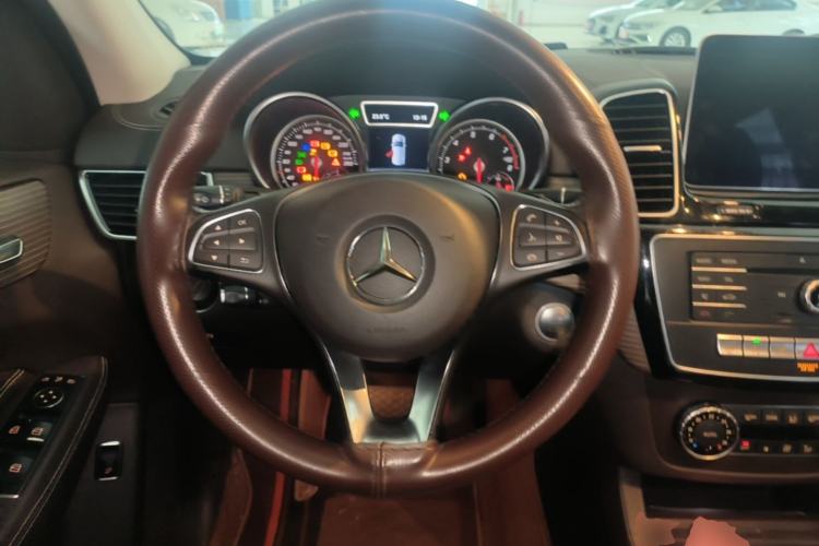 Used Mercedes-Benz GLE 2018 GLE 320 4MATIC Dynamic Edition Collector's Edition Steering Wheel