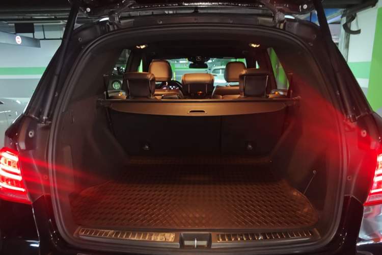 Used Mercedes-Benz GLE 2018 GLE 320 4MATIC Dynamic Edition Collector's Edition Trunk
