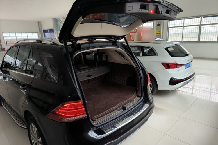 Used Mercedes-Benz GLE 2018 GLE 320 4MATIC Dynamic Edition Collector's Edition Trunk