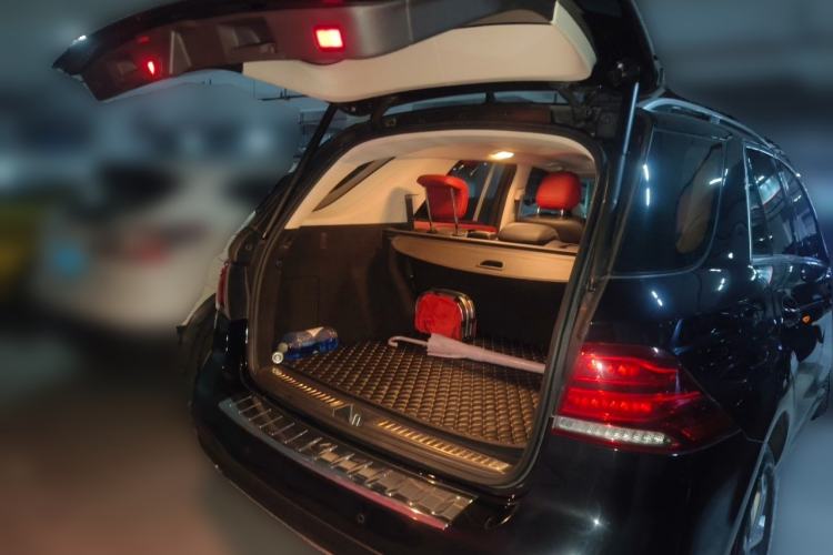 Used Mercedes-Benz GLE 2018 GLE 320 4MATIC Dynamic Edition Collector's Edition Trunk