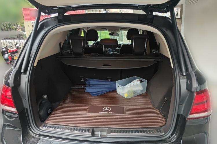 Used Mercedes-Benz GLE  Trunk
