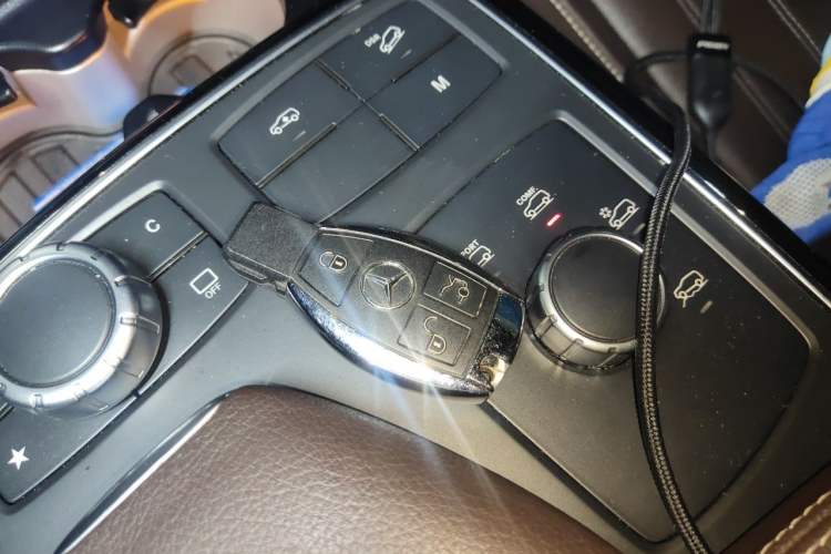 Used Mercedes-Benz GLE 2018 GLE 400 4MATIC Exclusive Edition Vehicle Key