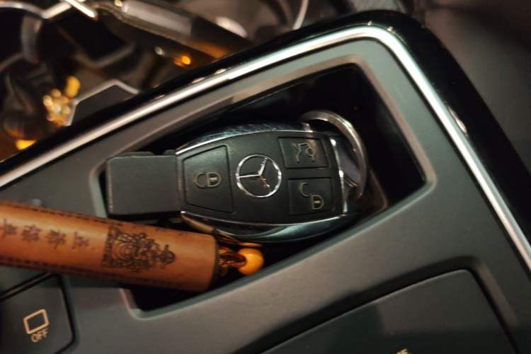 Used Mercedes-Benz GLE 2018 GLE 320 4MATIC Dynamic Edition Collector's Edition Vehicle Key