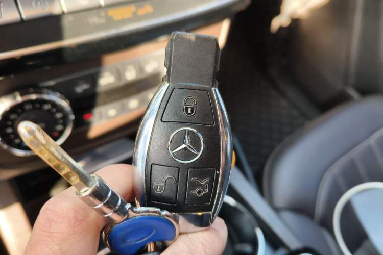 Used Mercedes-Benz GLE 2018 GLE 320 4MATIC Luxury Collection Edition Vehicle Key