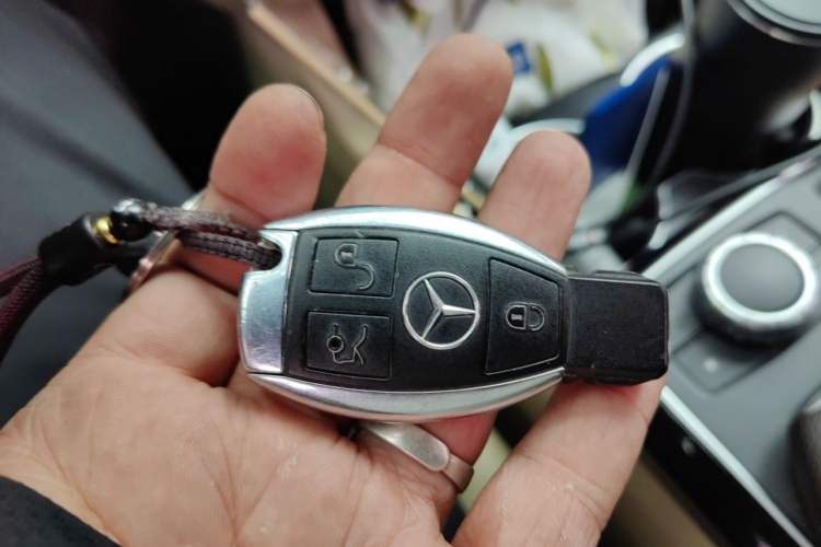 Used Mercedes-Benz GLE 2018 GLE 320 4MATIC Dynamic Edition Collector's Edition Vehicle Key