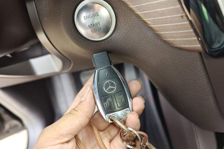Used Mercedes-Benz GLE 2018 GLE 320 4MATIC Dynamic Edition Collector's Edition Vehicle Key