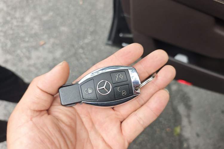 Used Mercedes-Benz GLE 2018 GLE 400 4MATIC Exclusive Edition Vehicle Key