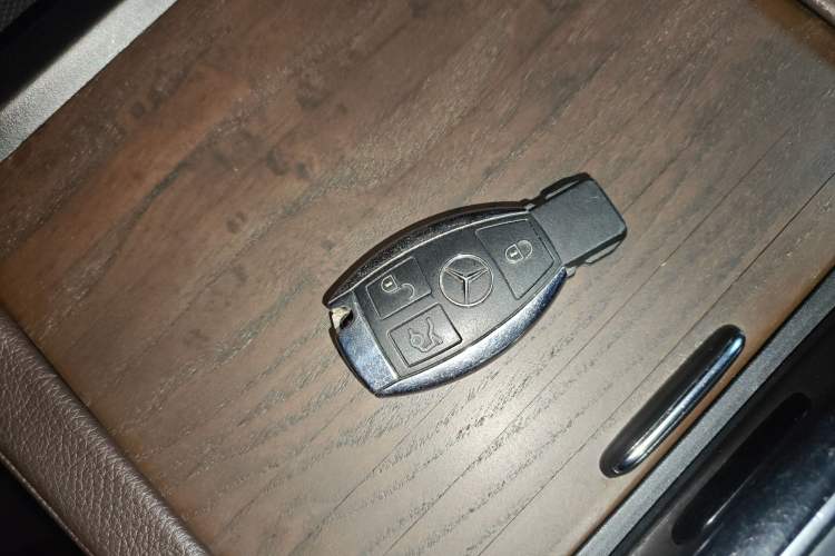 Used Mercedes-Benz GLE 2018 GLE 400 4MATIC Exclusive Edition Vehicle Key